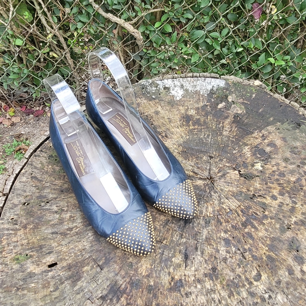 Women Vintage Leather Navy And Gold Studded Pumps By Sesto Meucci Of size 5.5M